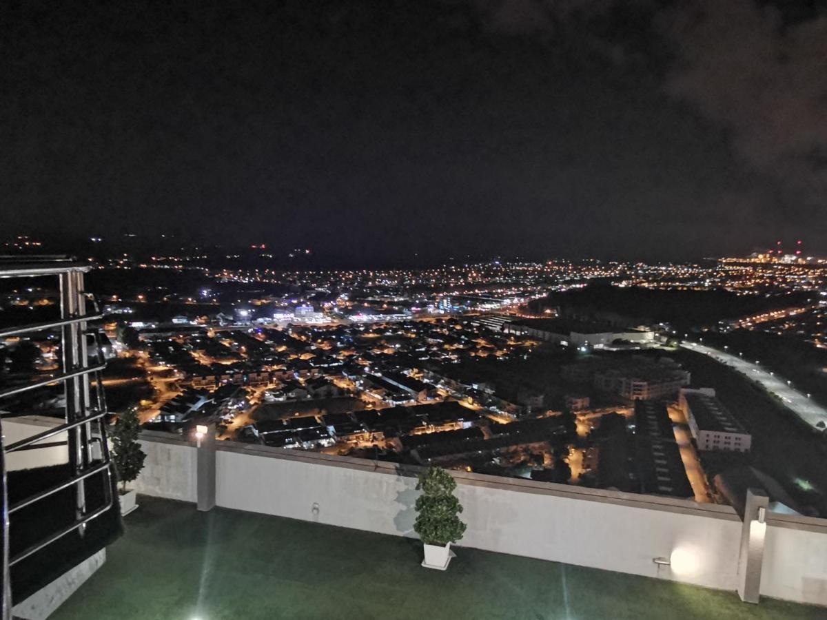 Coco Homestay 旅人の家@The Venus Sitiawan Perak Exteriör bild