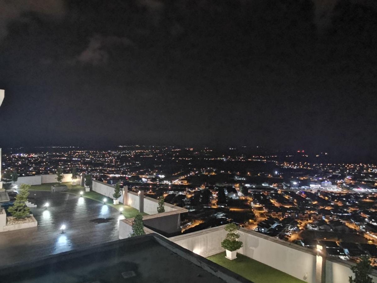 Coco Homestay 旅人の家@The Venus Sitiawan Perak Exteriör bild